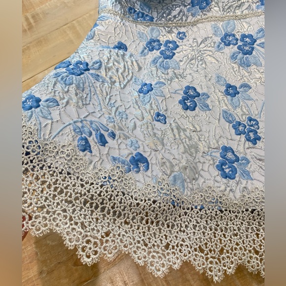 Elie Tahari ARIANNA Dress light Blue metallic eyelet lace Silver babydoll NWT - Picture 6 of 15